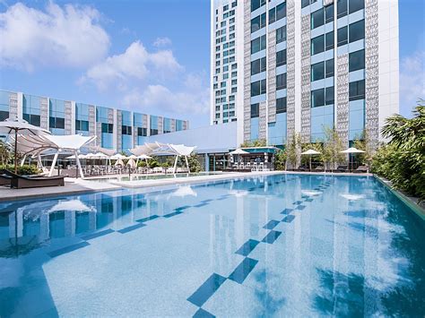 Crimson Hotels & Resorts: 5 Star Hotel in Manila.